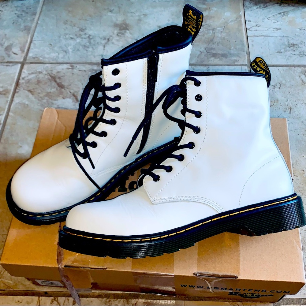 Doc Marten’s 1460 Youth Boot in White
